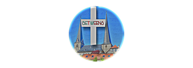 Die Nemmersdofer Kirche mit Ihren beiden Kirchtürmen, von unten fotografiert